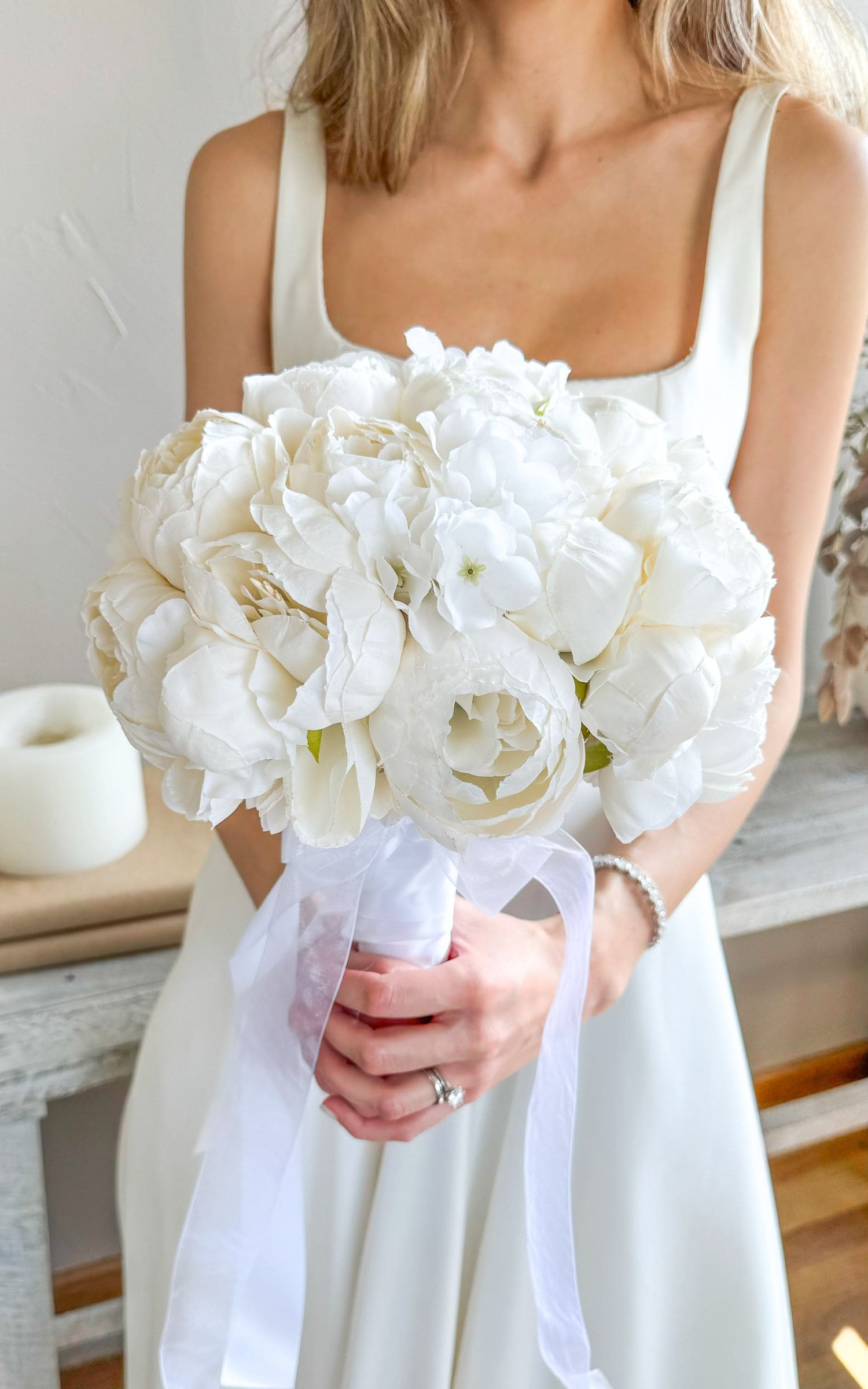 Ramo de Novia Eterno con Peonias Blancas