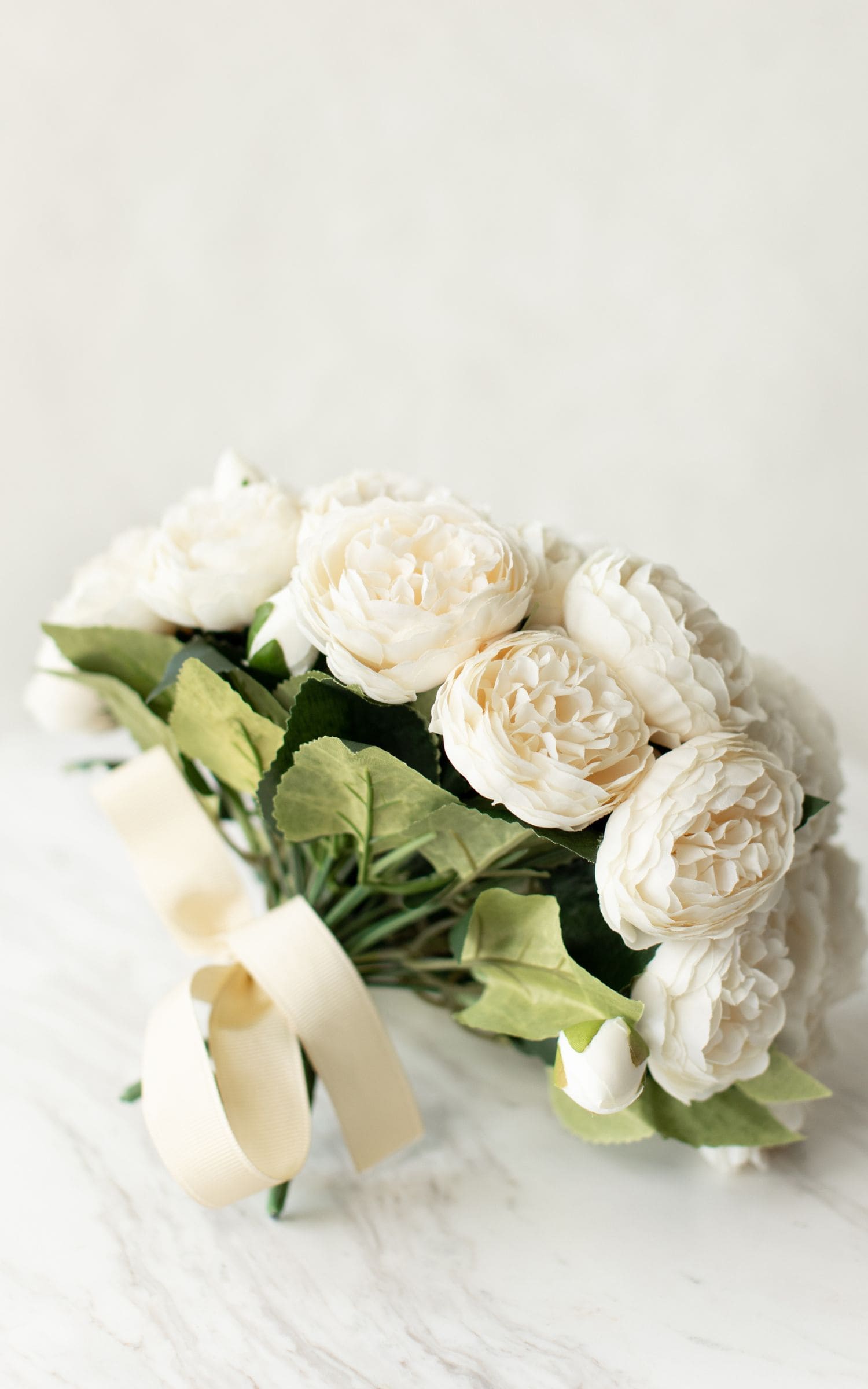 Ramo de 30 Peonias Blancas
