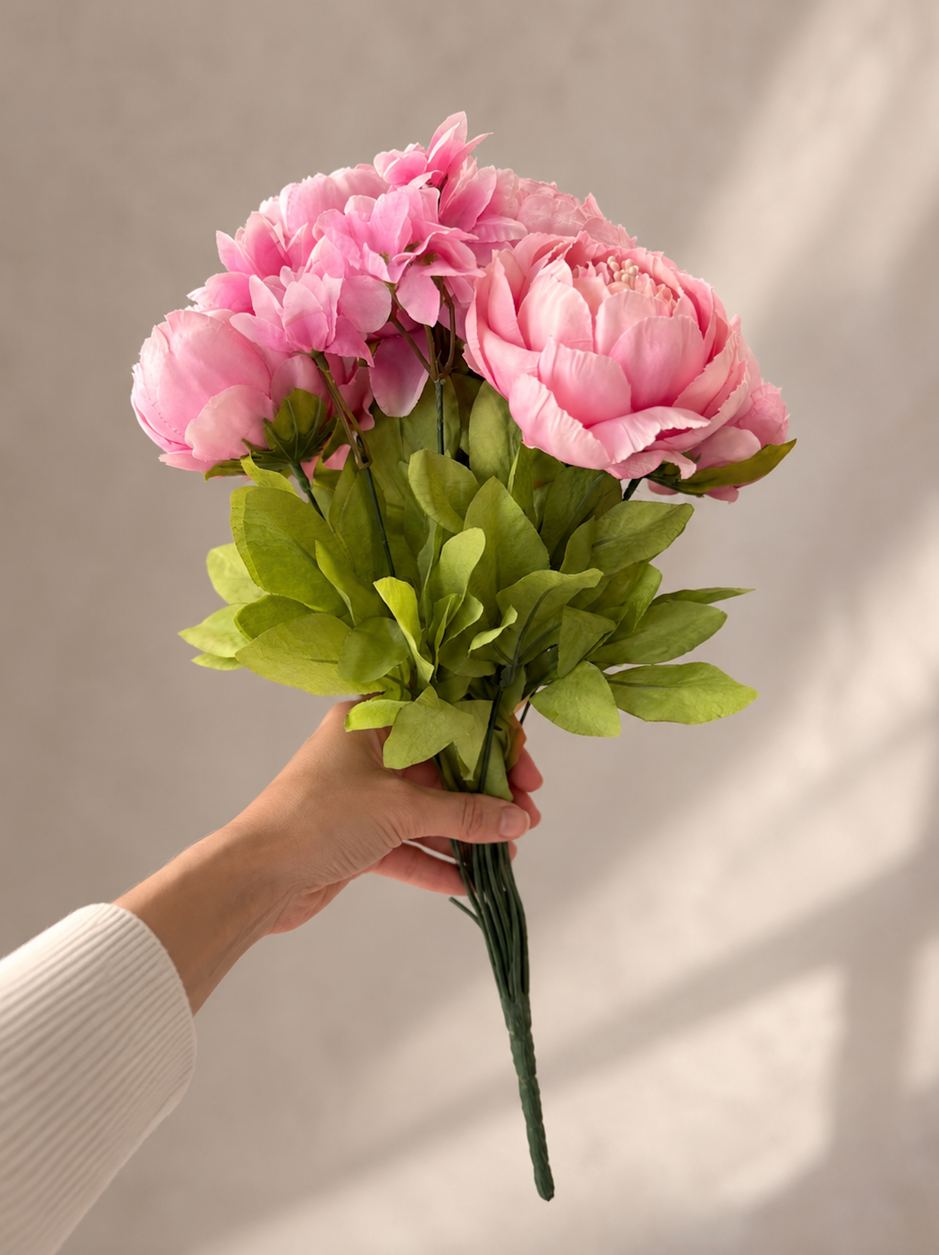 Ramo de 8 Peonias Rosas Blair