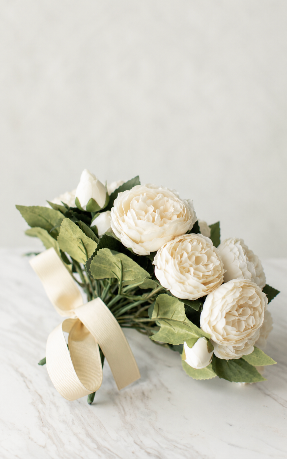 Ramo de 15 Peonias Blancas