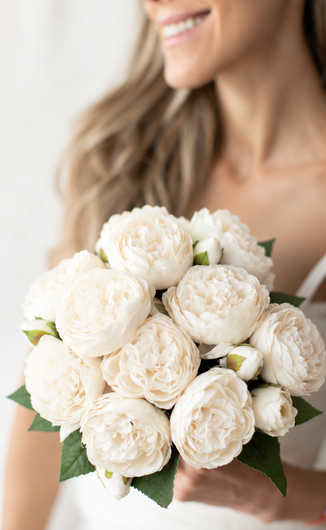 Ramo de 15 Peonias Blancas